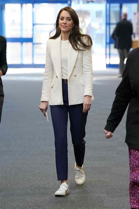 kate middleton veja sneakers.